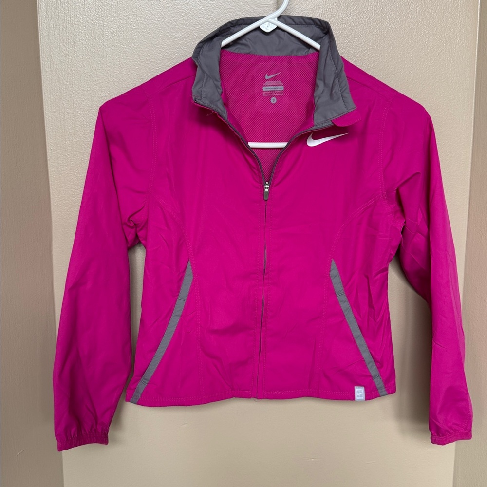 Nike girls pink jacket. Size small like new.